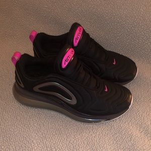 Women’s Nike Air Max 720 SE Black & Pink Sneakers